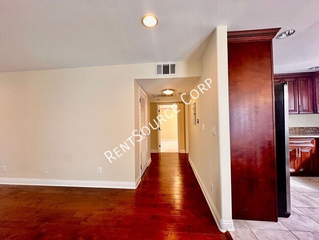 Building Photo - 4220 Fair Ave