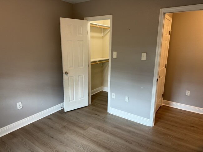 Building Photo - 11813 Wild Rose Dr