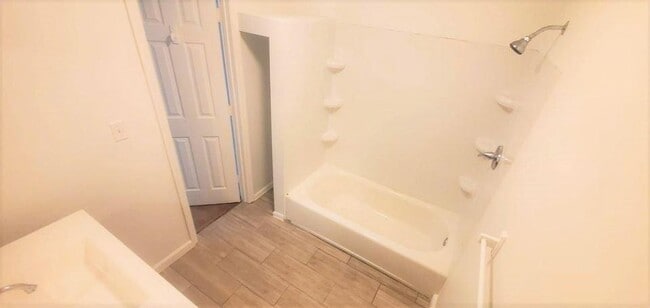 Building Photo - 2165 Rosebud Rd