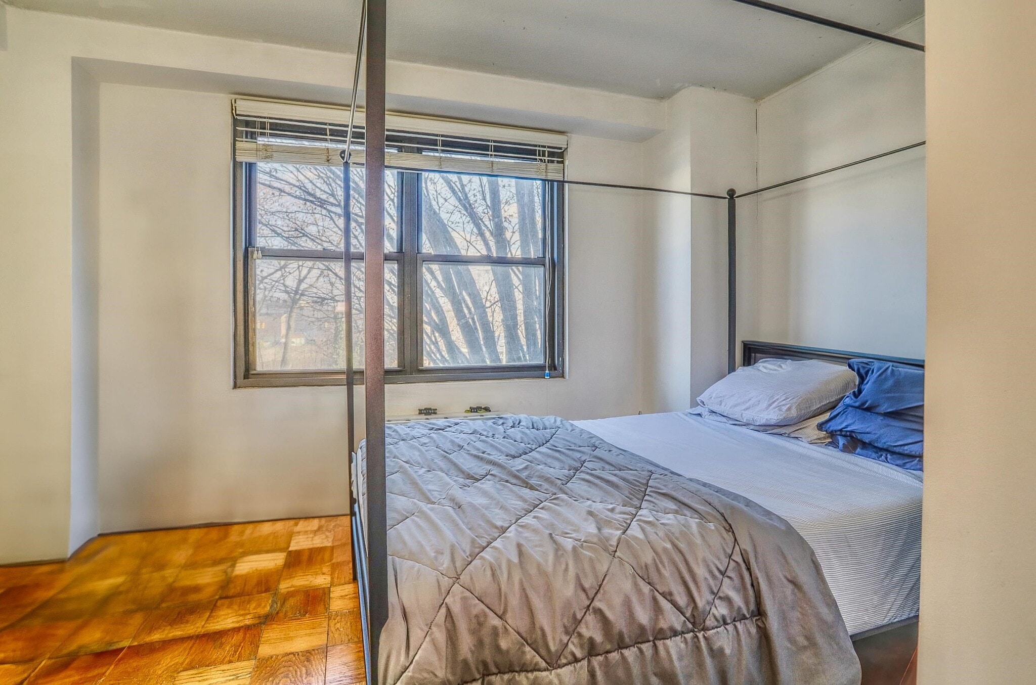 Building Photo - 201 St Pauls Ave