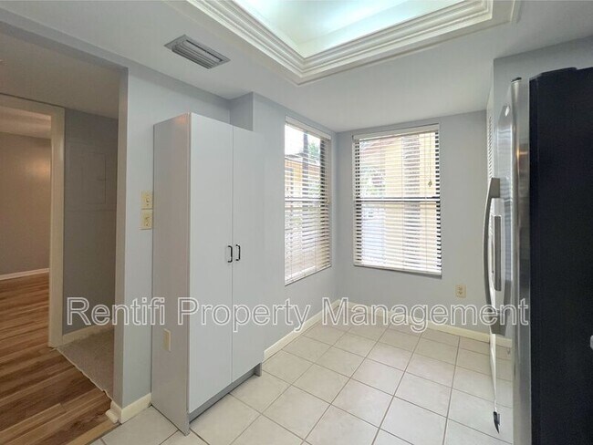 Building Photo - 15051 Parkside Dr