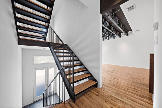 Building Photo - 105 Willard St