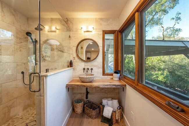 Building Photo - 43620 Washburn Dr