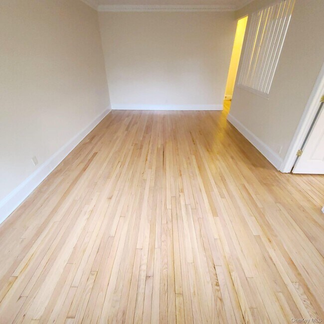 Building Photo - 72-38 Yellowstone Blvd