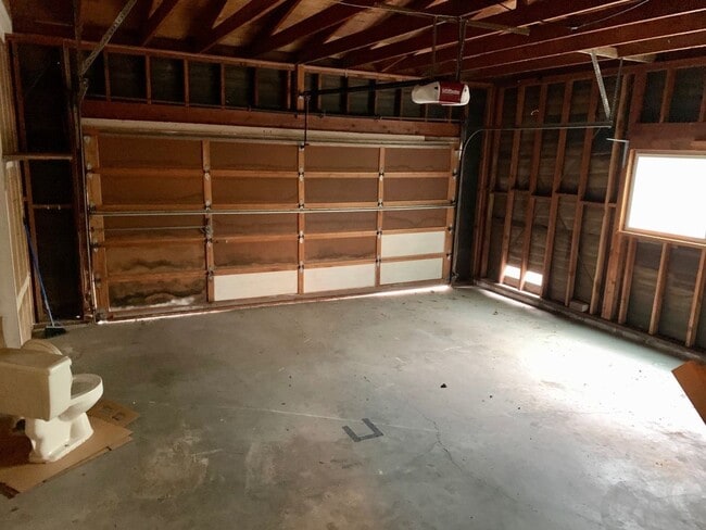 Building Photo - 3 bed 2 bath Monterey Home For Rent