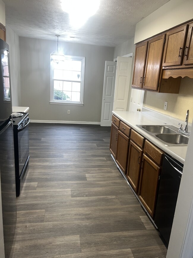 Building Photo - 4576 Golf Vista Cir