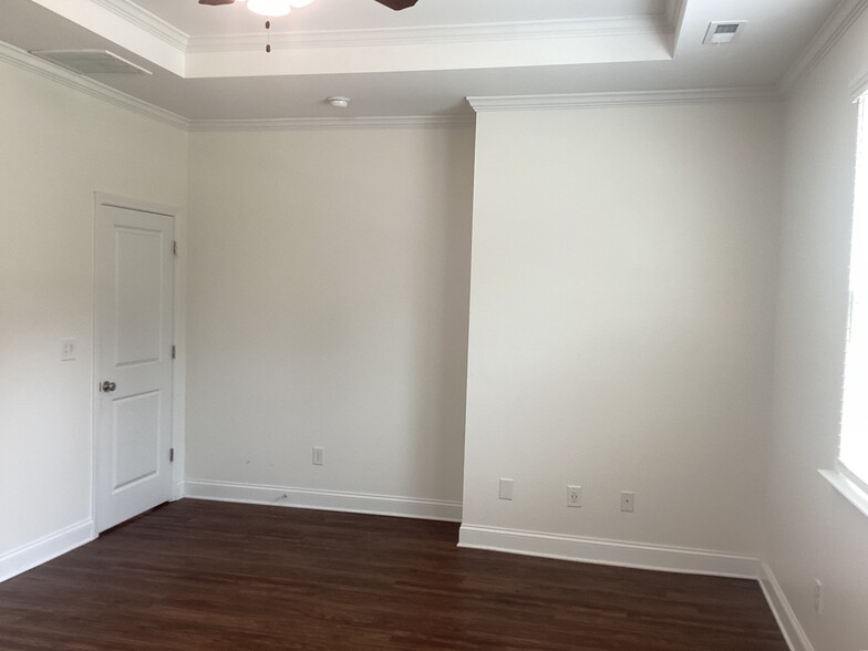 Building Photo - 313 Stowe Rd