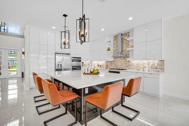 Building Photo - 17112 Aquavera Way
