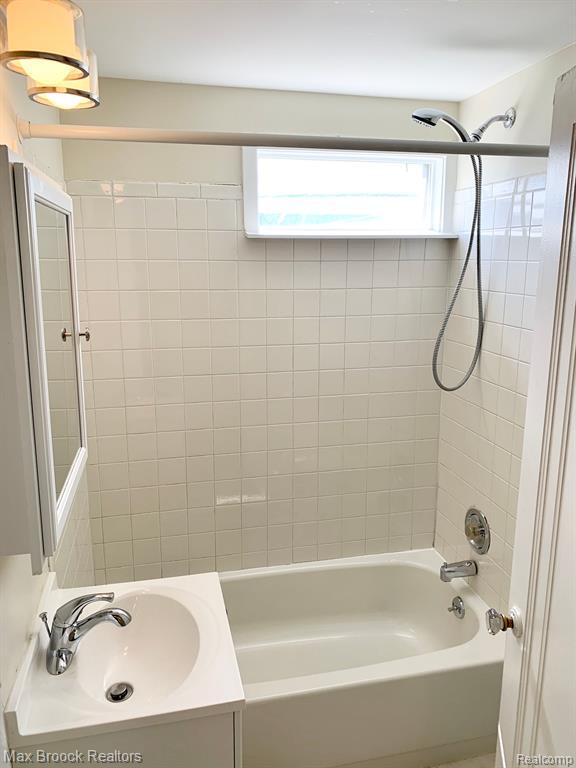 Building Photo - 156 N Worth St