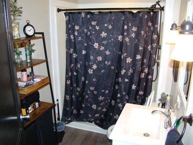 Building Photo - 13 Back River Rd