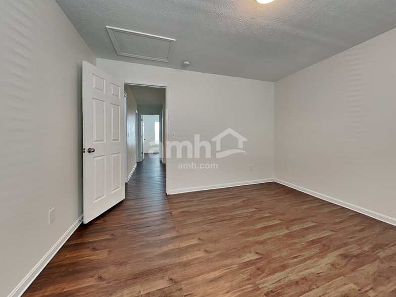 Building Photo - 4206 N Gensen Loop