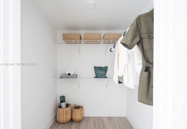 Building Photo - 1874 Heron Club Dr