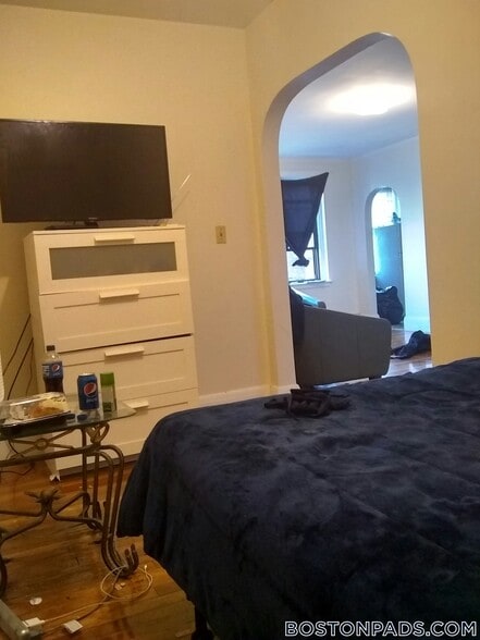 Building Photo - 349 Pleasant St