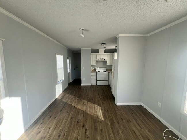 Building Photo - 2224 Chicago Cubs St