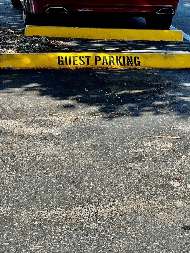 Building Photo - 1425 Arthur St