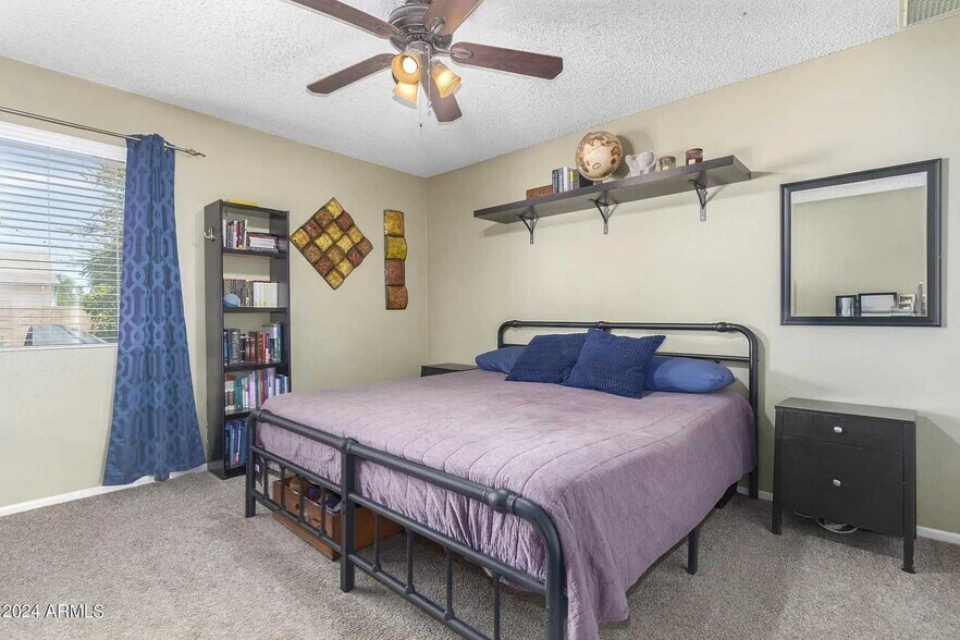 Building Photo - 716 E Hackamore St