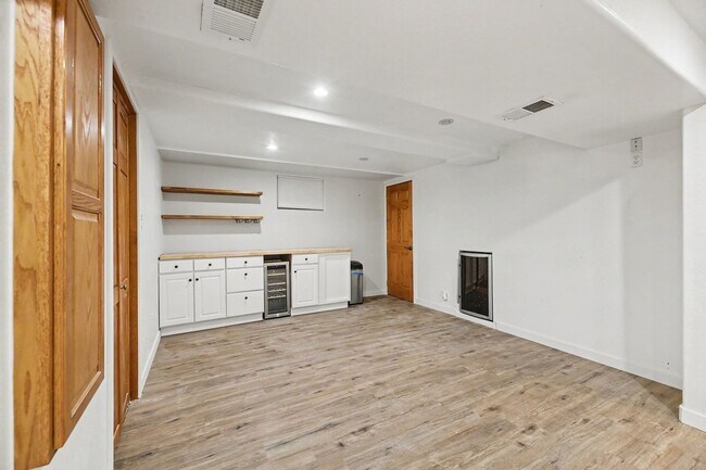 Building Photo - 6762 Harlan St