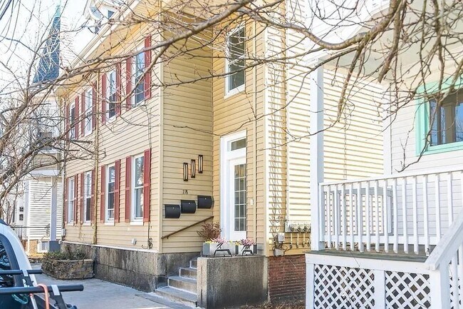 Primary Photo - 2-12 Mason St