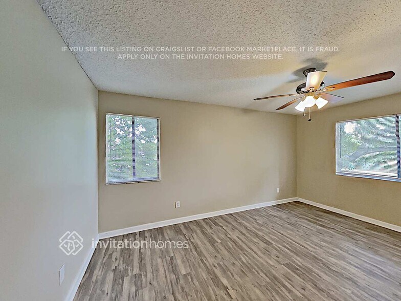 Building Photo - 951 Waverly Dr