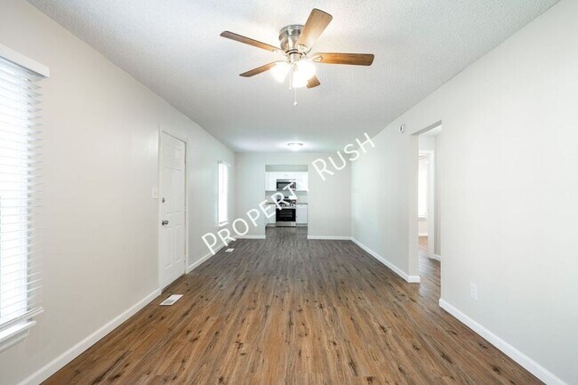 Building Photo - 169 Everglades Blvd