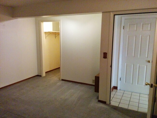 Building Photo - 1221 Escobar St