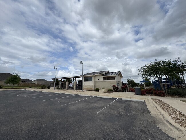 Building Photo - 8506 Stonehollow Dr