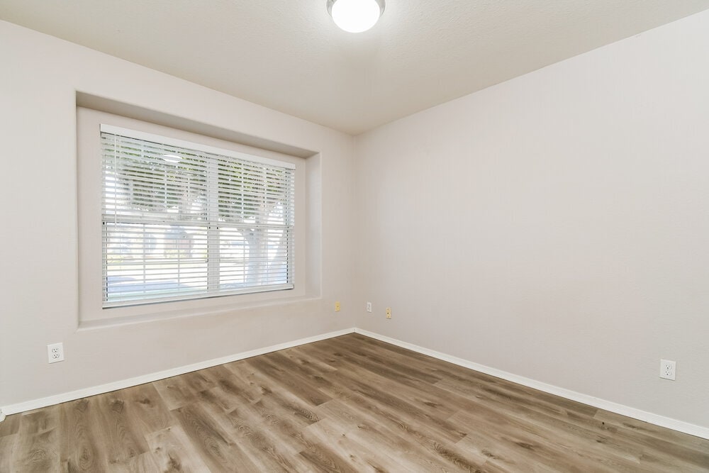 Building Photo - 1917 E Marquette Dr