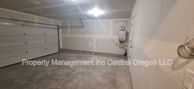 Building Photo - 1349 NE Cobbleridge Lp