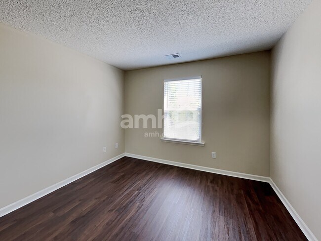 Building Photo - 347 Dogwood Creek Pl