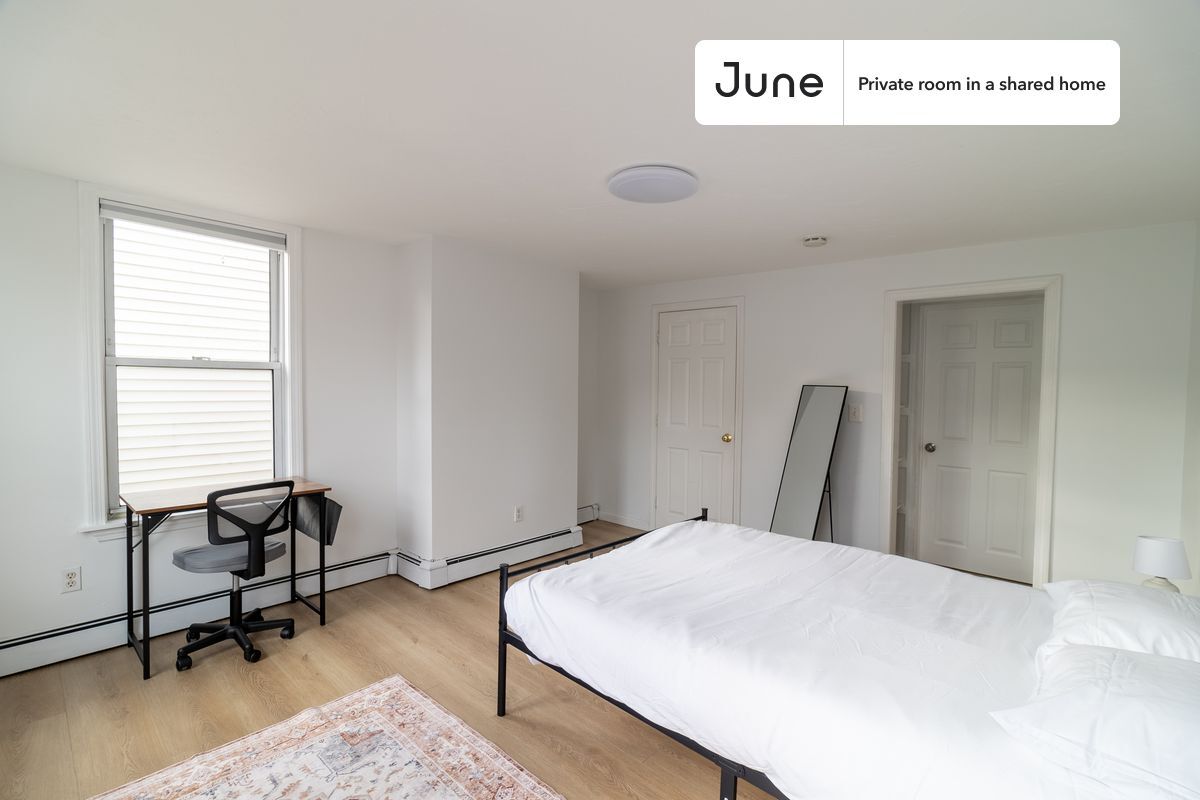 Building Photo - Room in Shared 4 bed/4 bath home