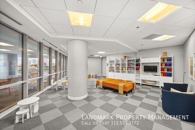 Building Photo - 1201 S Prairie Ave