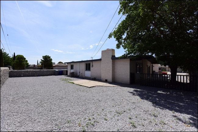Building Photo - 10169 Dunbarton Dr