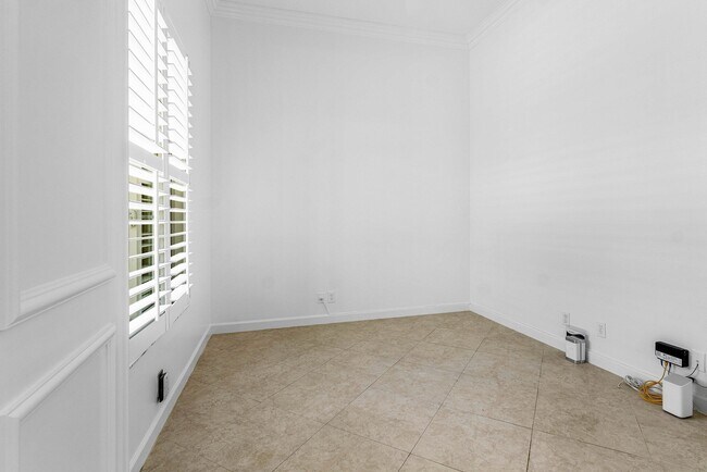Building Photo - 116 Coral Cay Dr