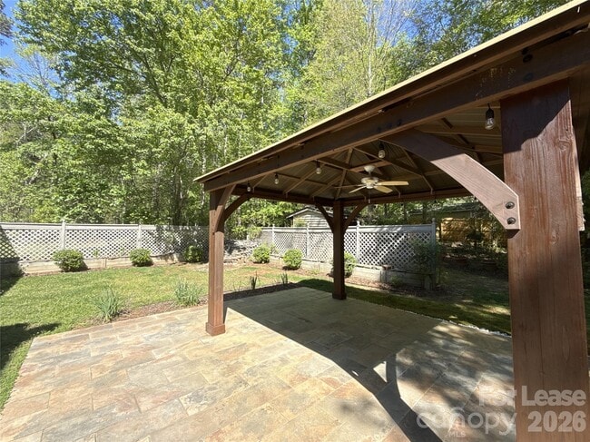 Building Photo - 13930 Idlewild Rd