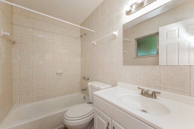 Building Photo - 2386 Vestridge St