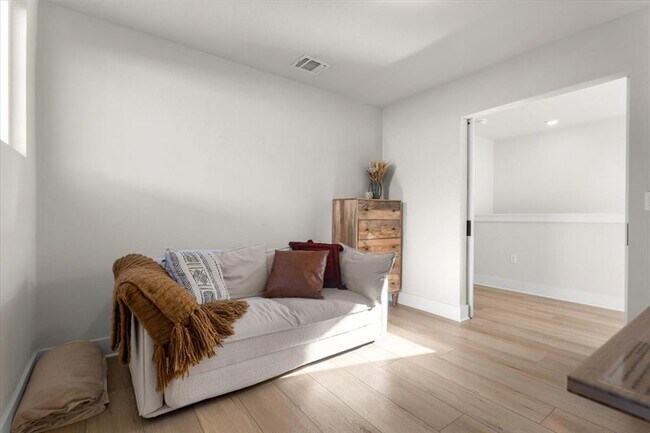 Building Photo - 7210 Travertine Spring Dr