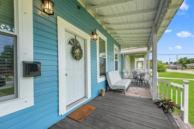 Building Photo - 4912 Avenue R