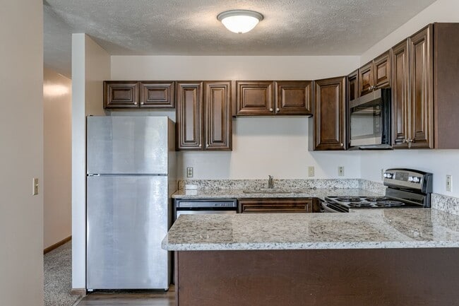Building Photo - Spacious Duplex Close to Schools, UNL, Haymarket, and I-80 TOTALLY REMODELED