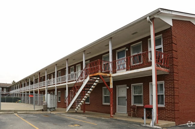 Building Photo - The Columns