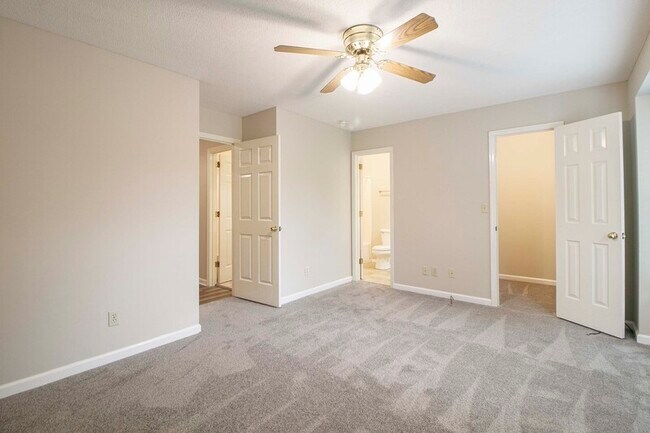 Building Photo - 2825 US-41