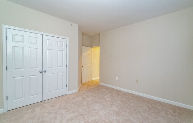 Building Photo - Spacious 3 Bed 2 Bath Condo With Balcony In Sought After Summerfield at Brambleton