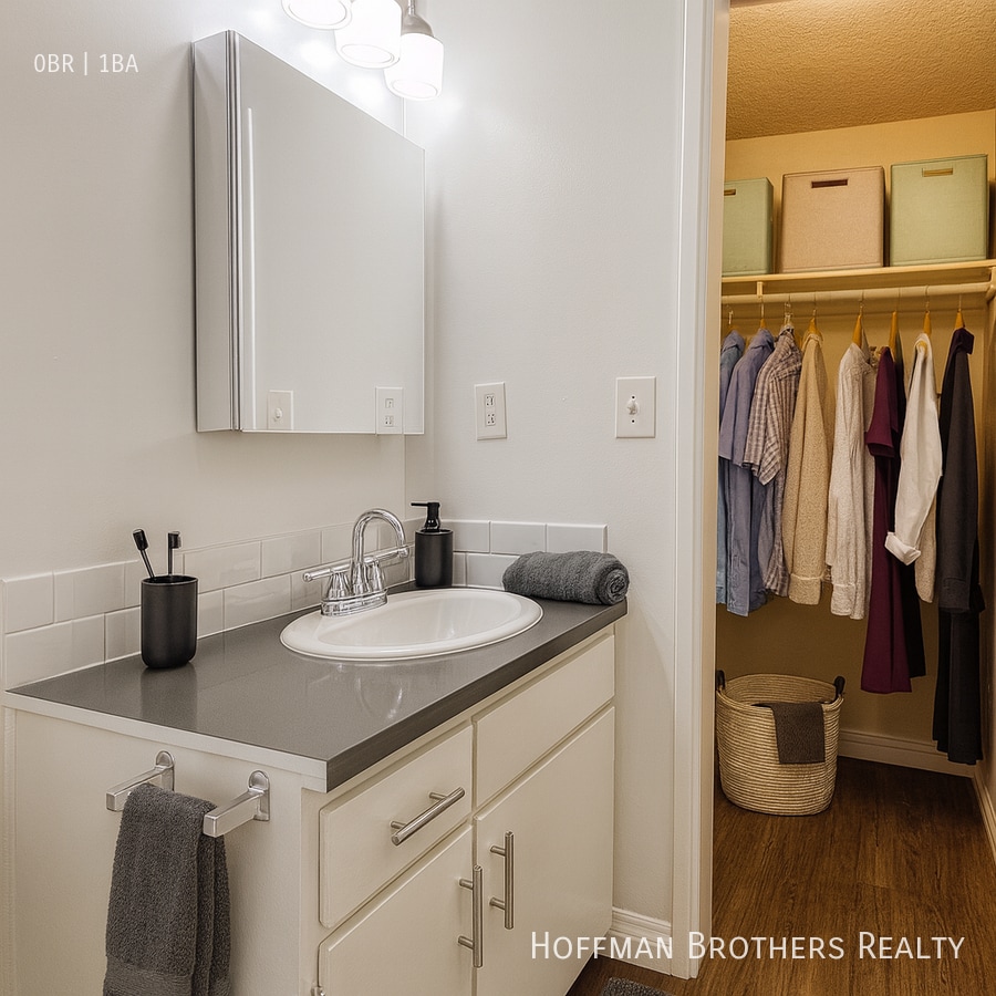 Building Photo - 140 N Hoover St