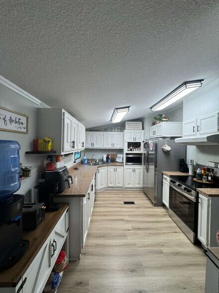 Building Photo - 113 Briggs St