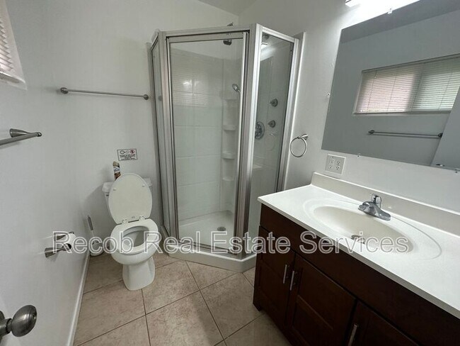 Building Photo - 4859 Campanile Dr