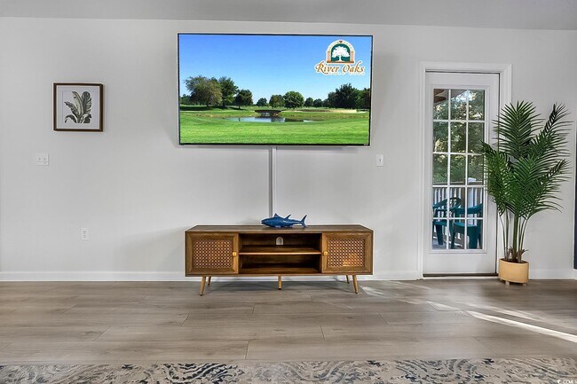 Building Photo - 1204 River Oaks Dr