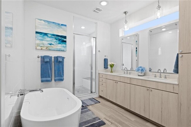 Building Photo - 2624 Metcalfe Rd