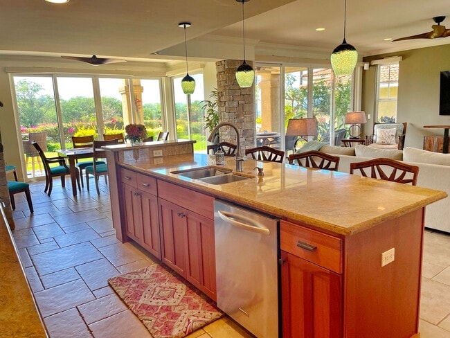 Building Photo - Tastefully Furnished and Exquisite 4 Bed/3 Bath in Hokulani Golf Villas with Ocean Views & Amenit...