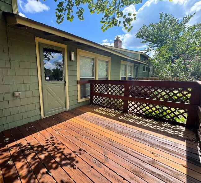 Building Photo - 2824 Whitewood St