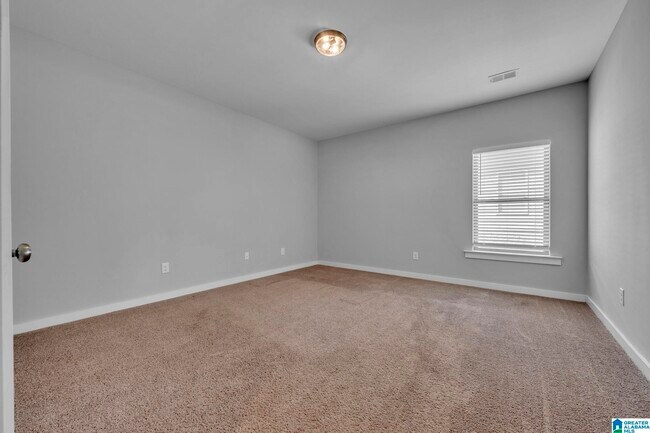 Building Photo - 559 Troubadour Ln