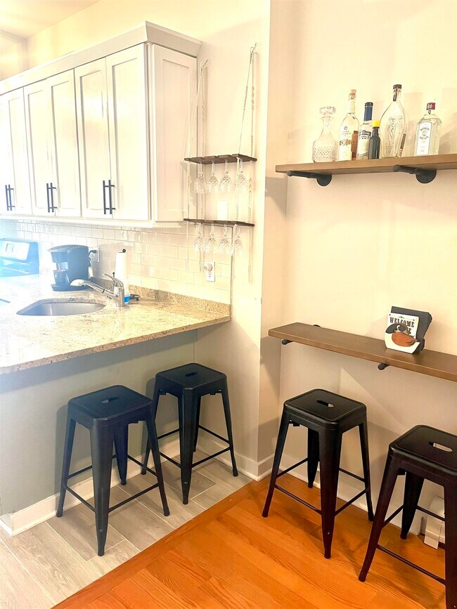 Building Photo - 422 Bloomfield St